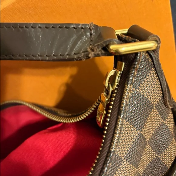 LV Bloomsbury PM Damier Ebene Brown Leather Crossbody/Shoulder Bag - Picture 7 of 17